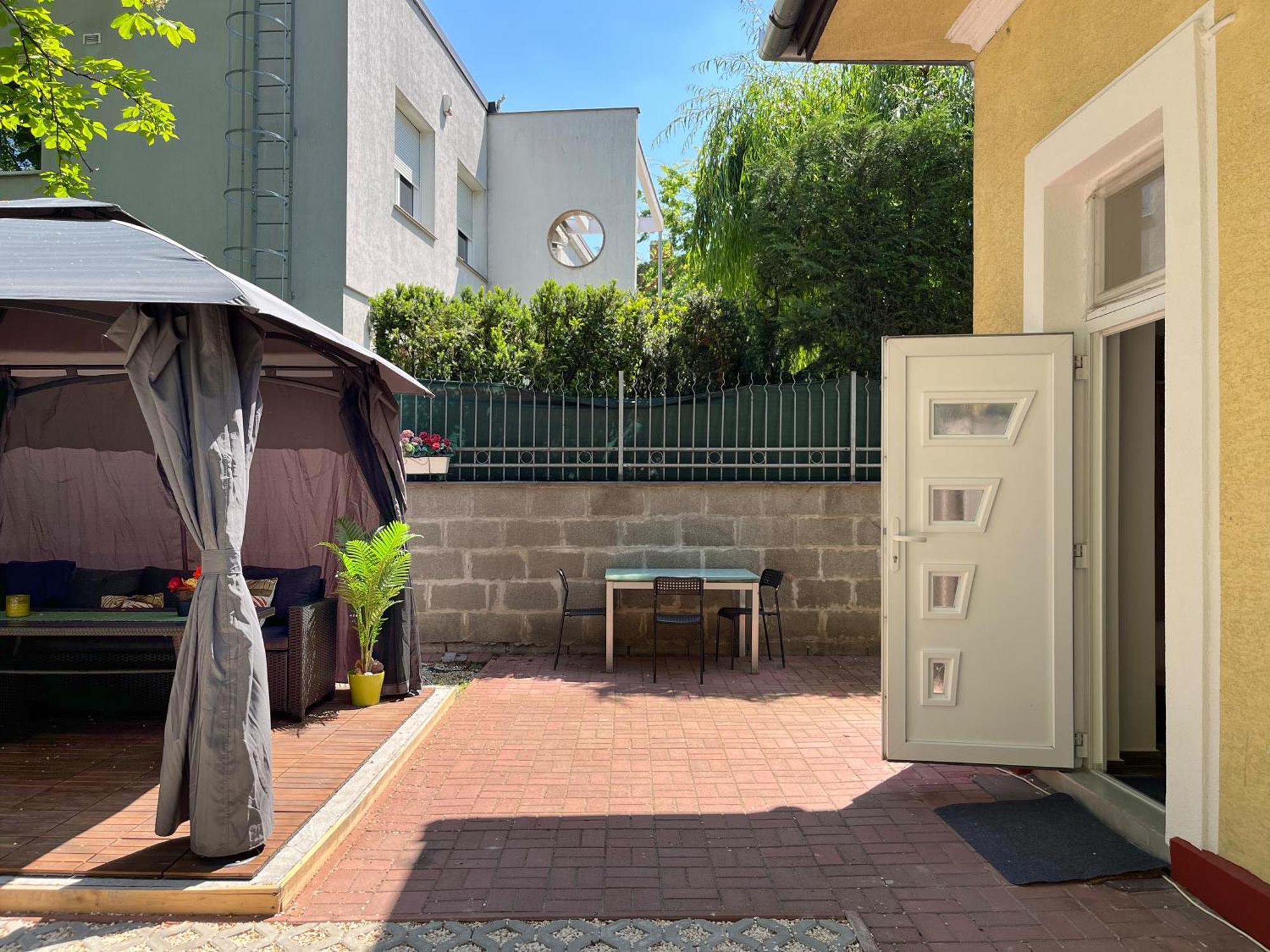 Brand New Garden Flat / Free Parking Leilighet Budapest Eksteriør bilde